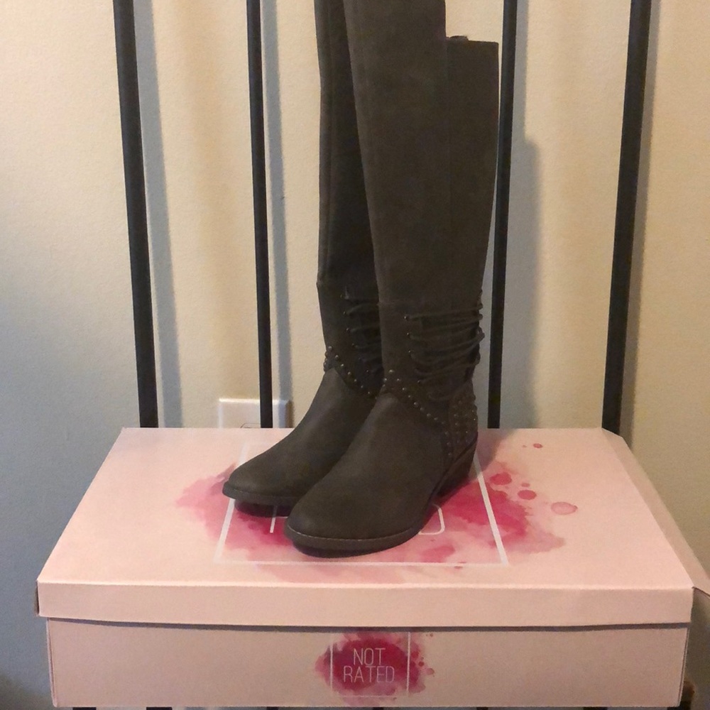 Dark green/brown boot